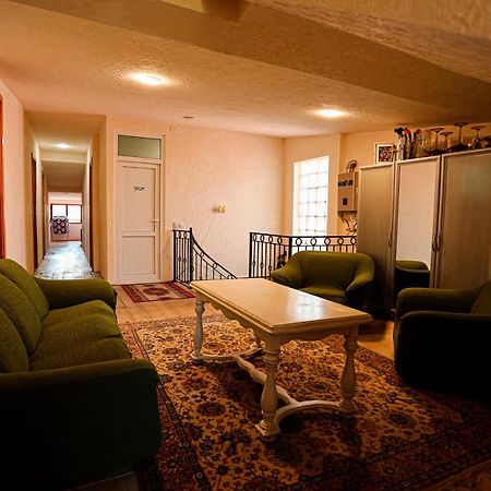 Guesthouse Gua Kutaisi Eksteriør billede