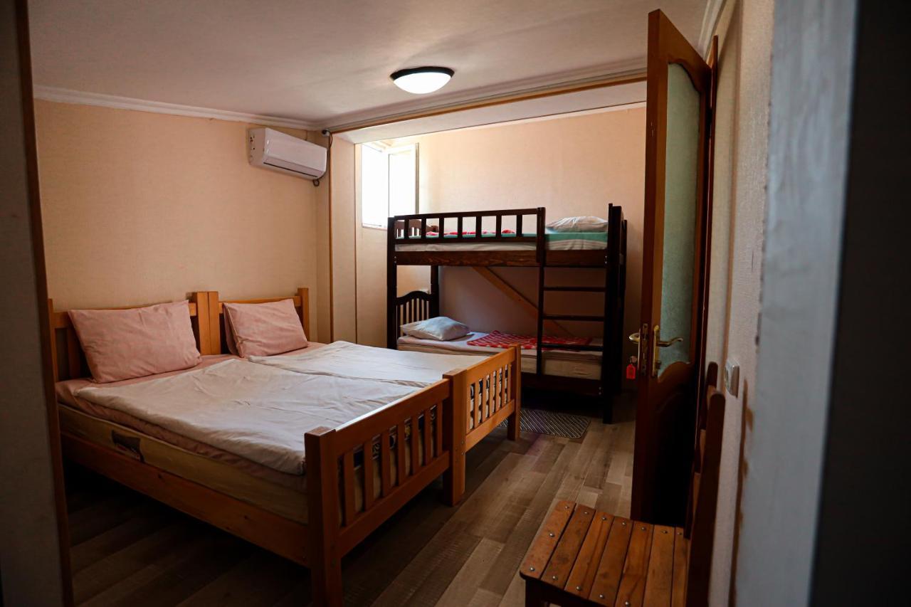 Guesthouse Gua Kutaisi Eksteriør billede