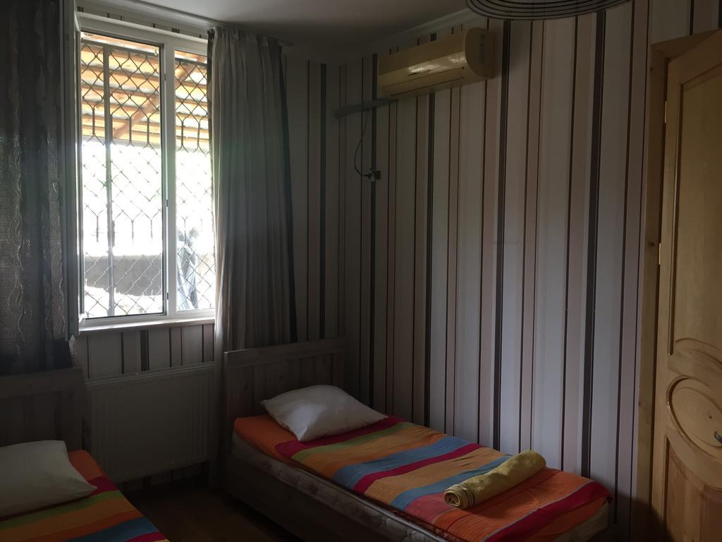 Guesthouse Gua Kutaisi Eksteriør billede
