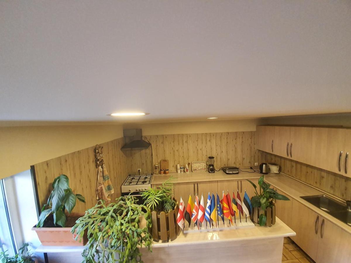 Guesthouse Gua Kutaisi Eksteriør billede