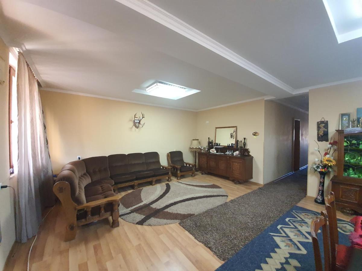 Guesthouse Gua Kutaisi Eksteriør billede